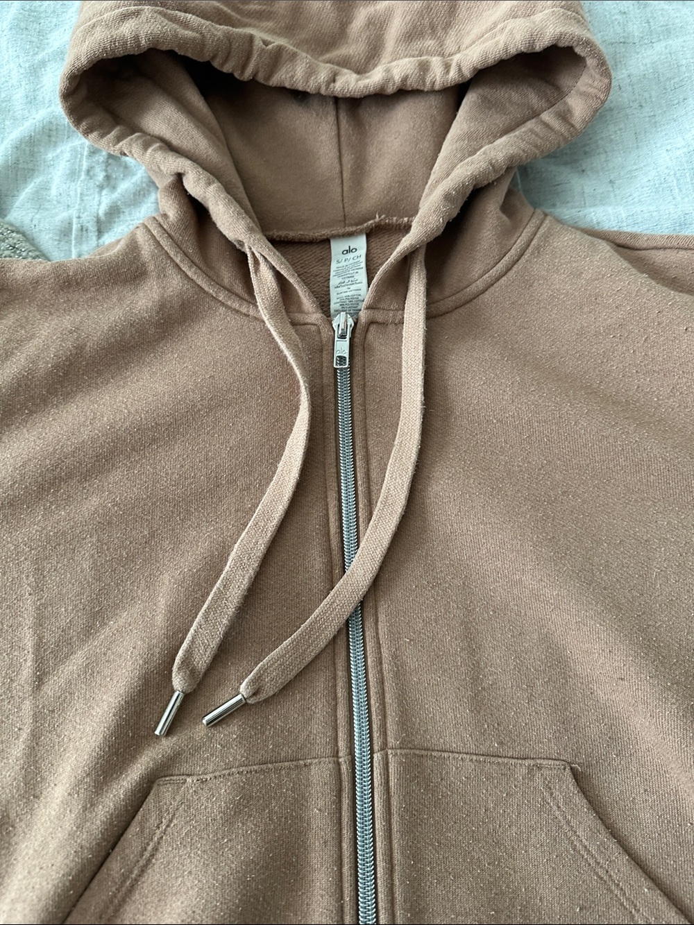 Alo Cropped Zip-Up Hoodie - Picture 3 of 8